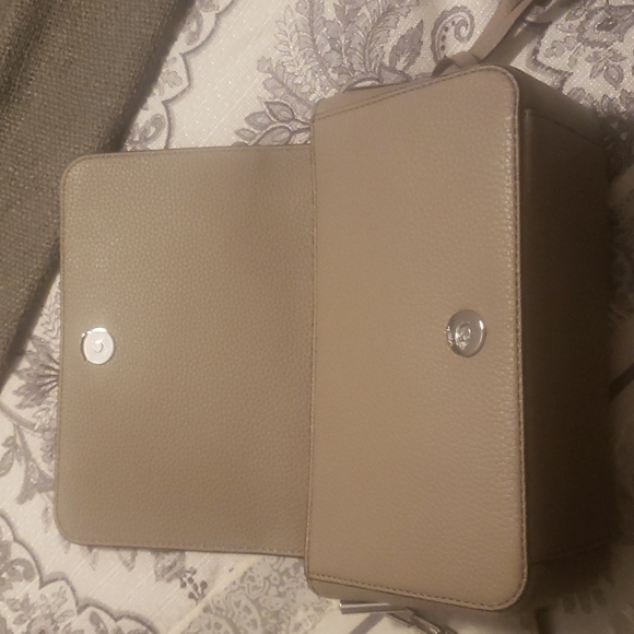 Tory Burch Thea Mini Bag - Picture 4 of 10